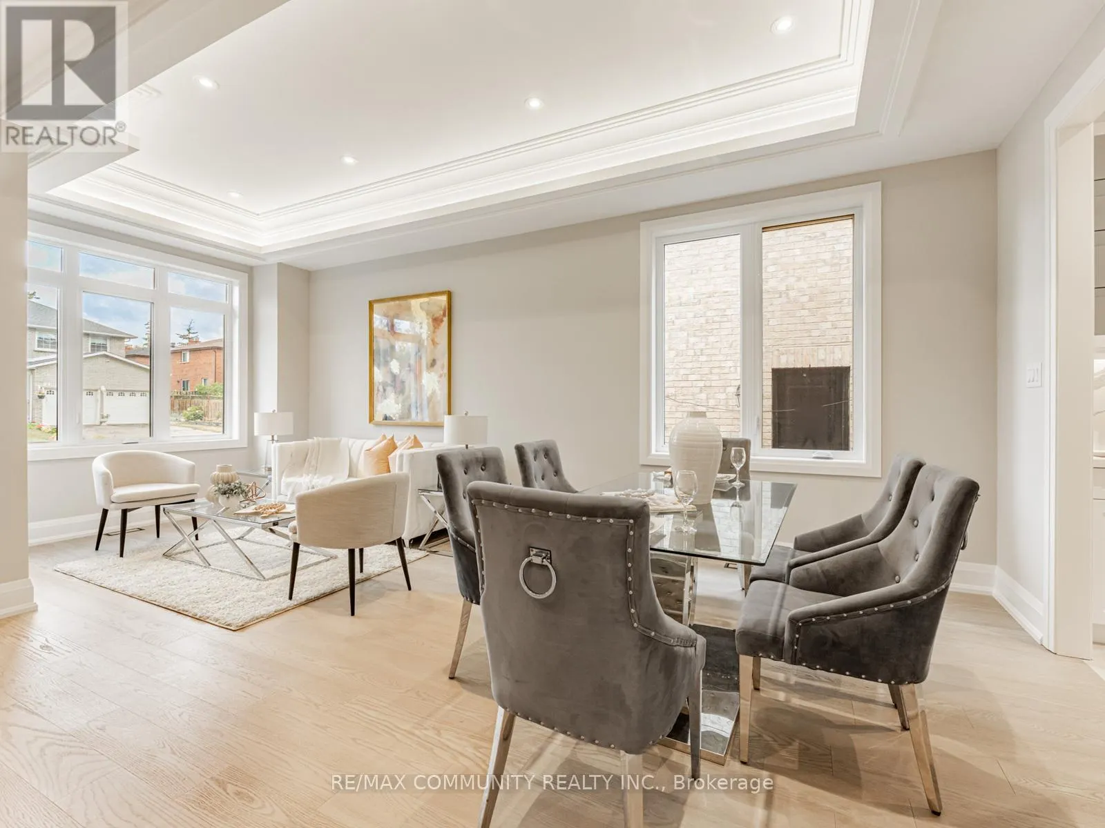 37 SUGARBUSH SQUARE