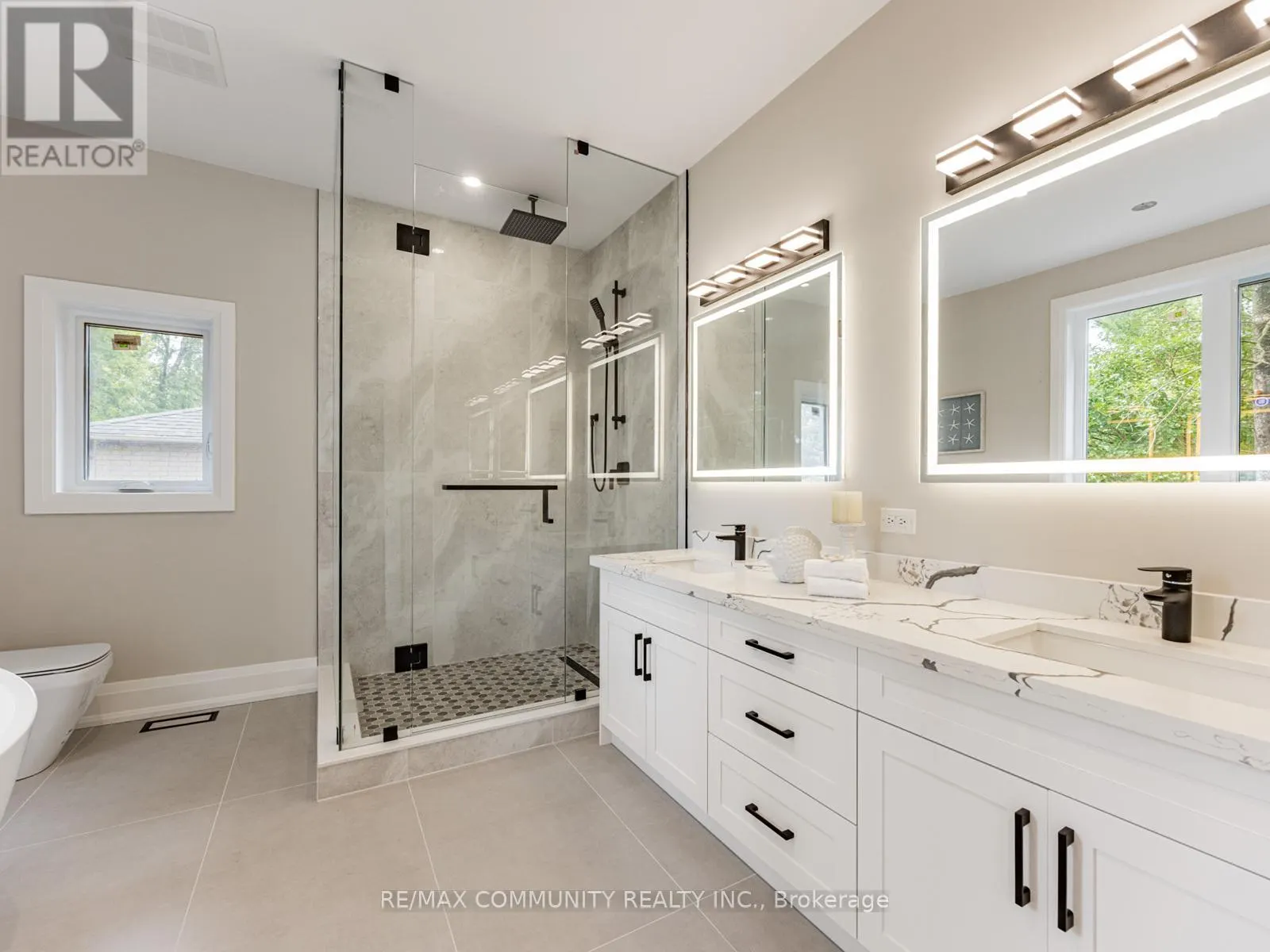 37 SUGARBUSH SQUARE
