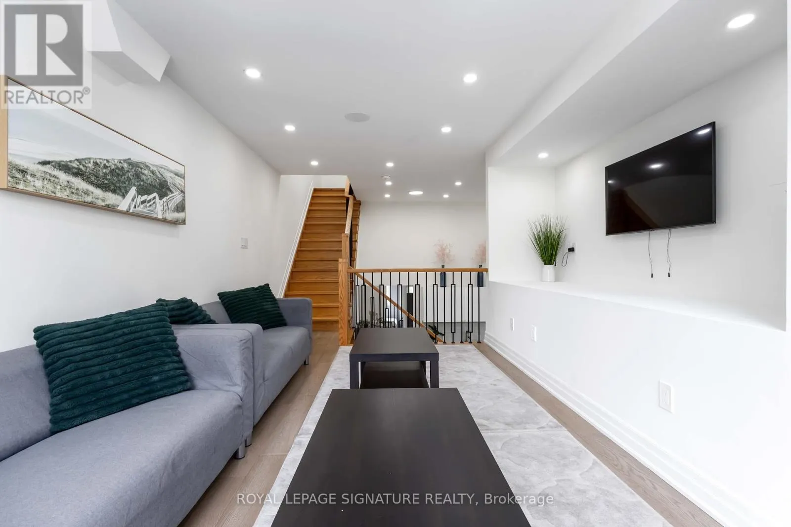 160 BYNG AVENUE