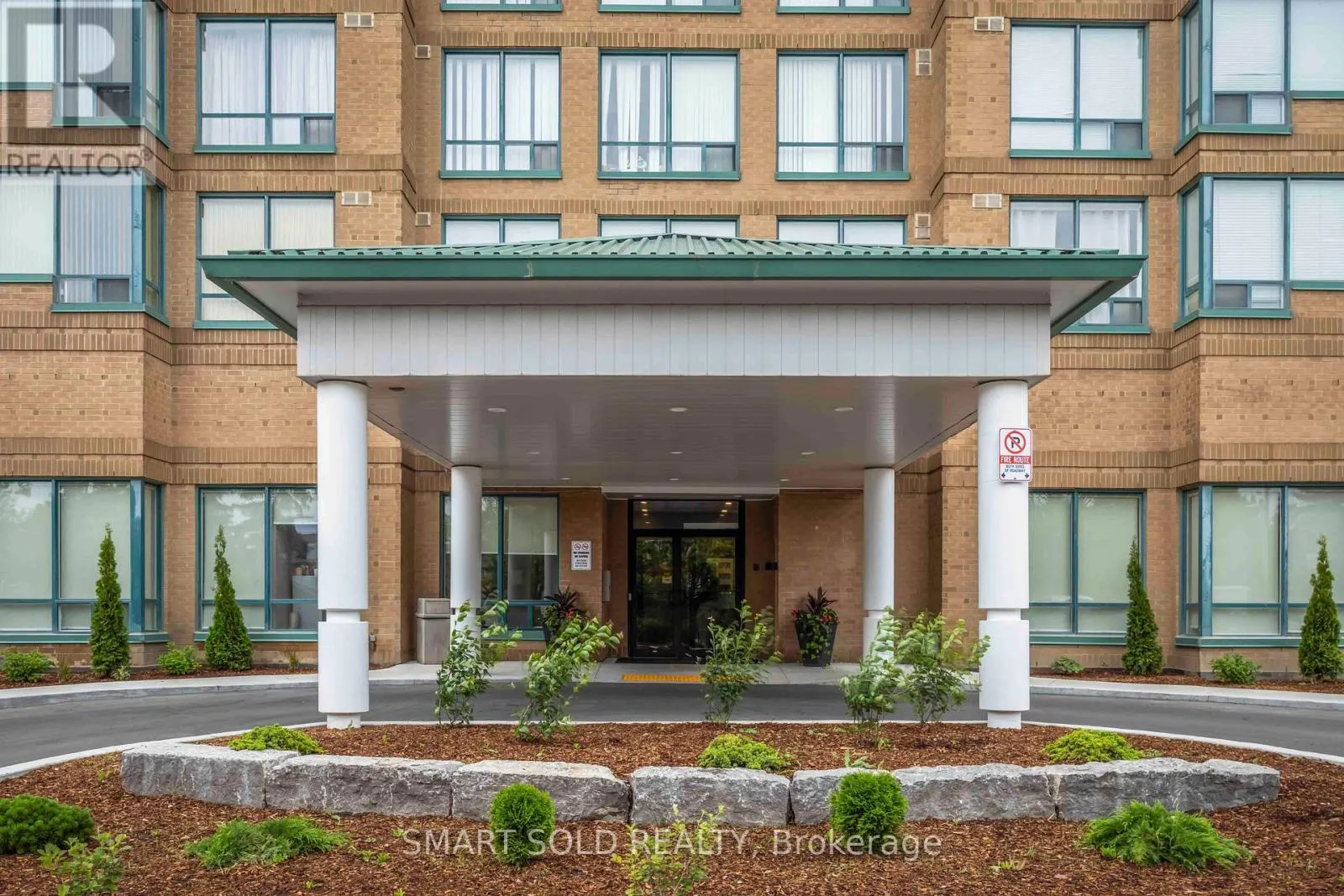 514 - 711 ROSSLAND ROAD E