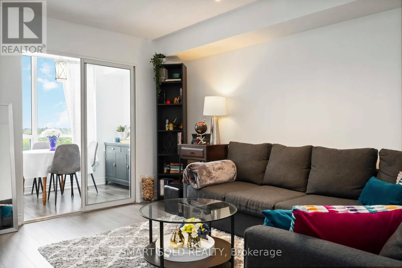 514 - 711 ROSSLAND ROAD E