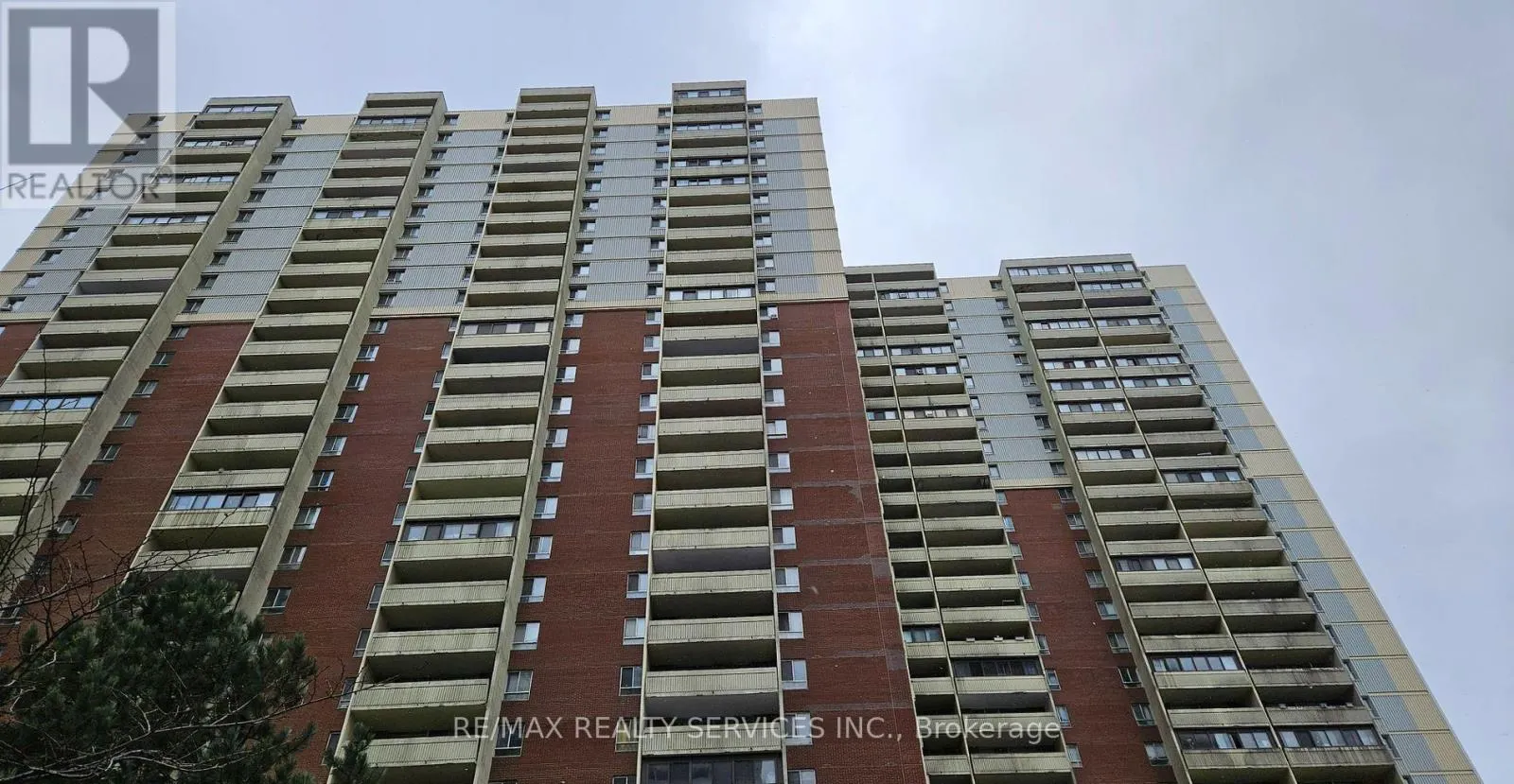 207 - 1 MASSEY SQUARE