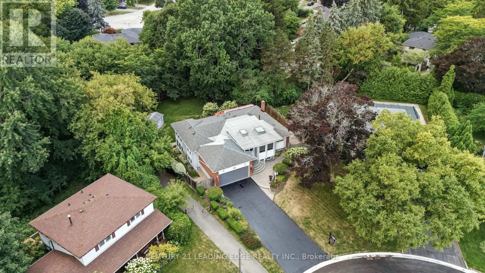 16 BURNINGHAM CRESCENT