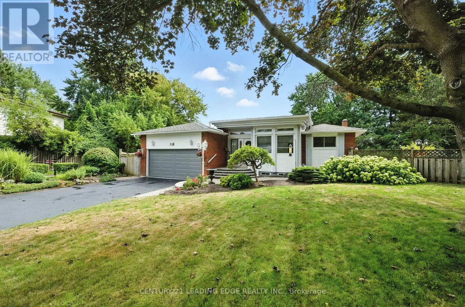 16 BURNINGHAM CRESCENT