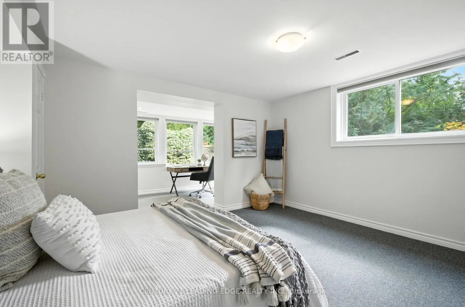 16 BURNINGHAM CRESCENT