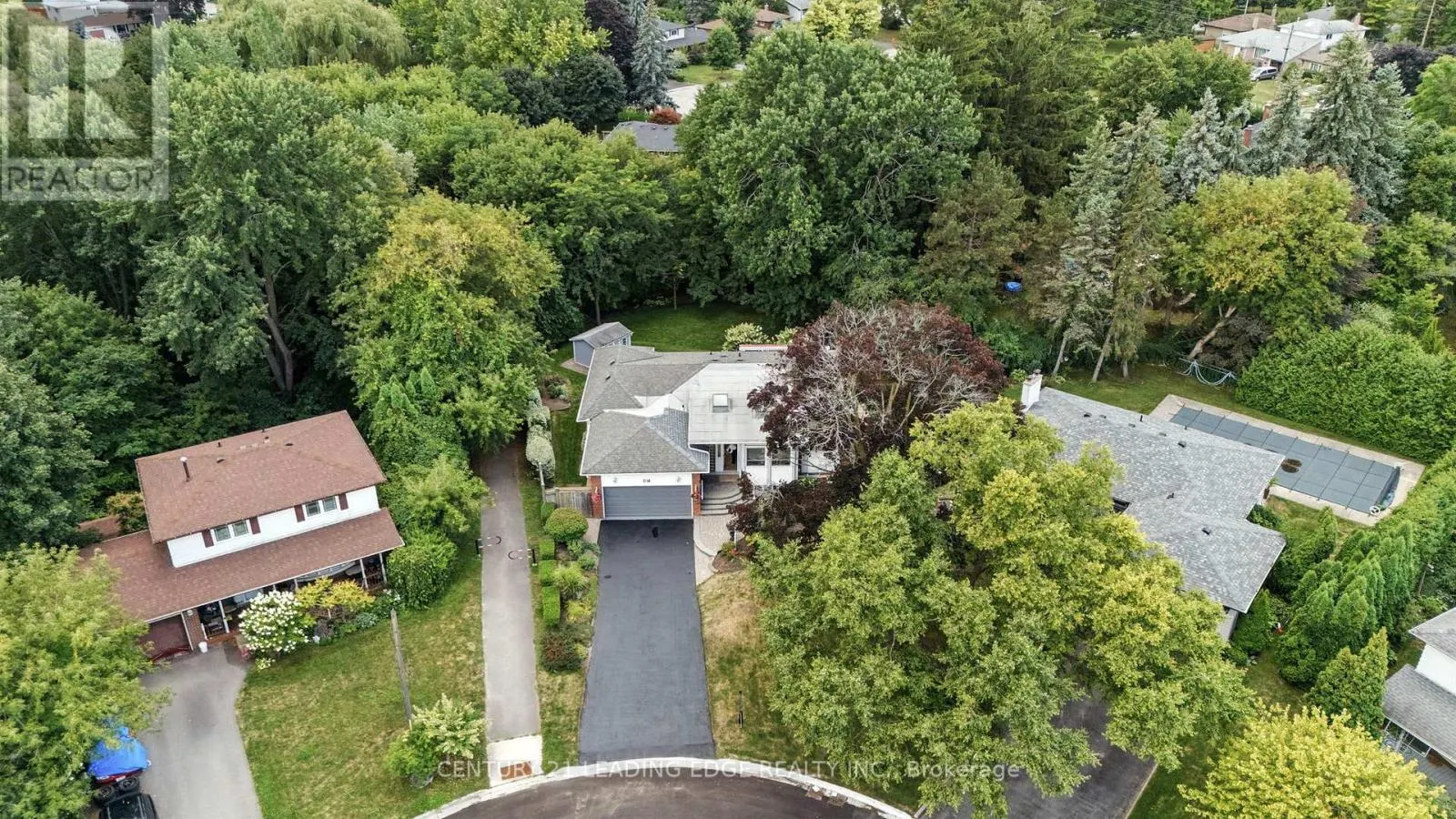 16 BURNINGHAM CRESCENT