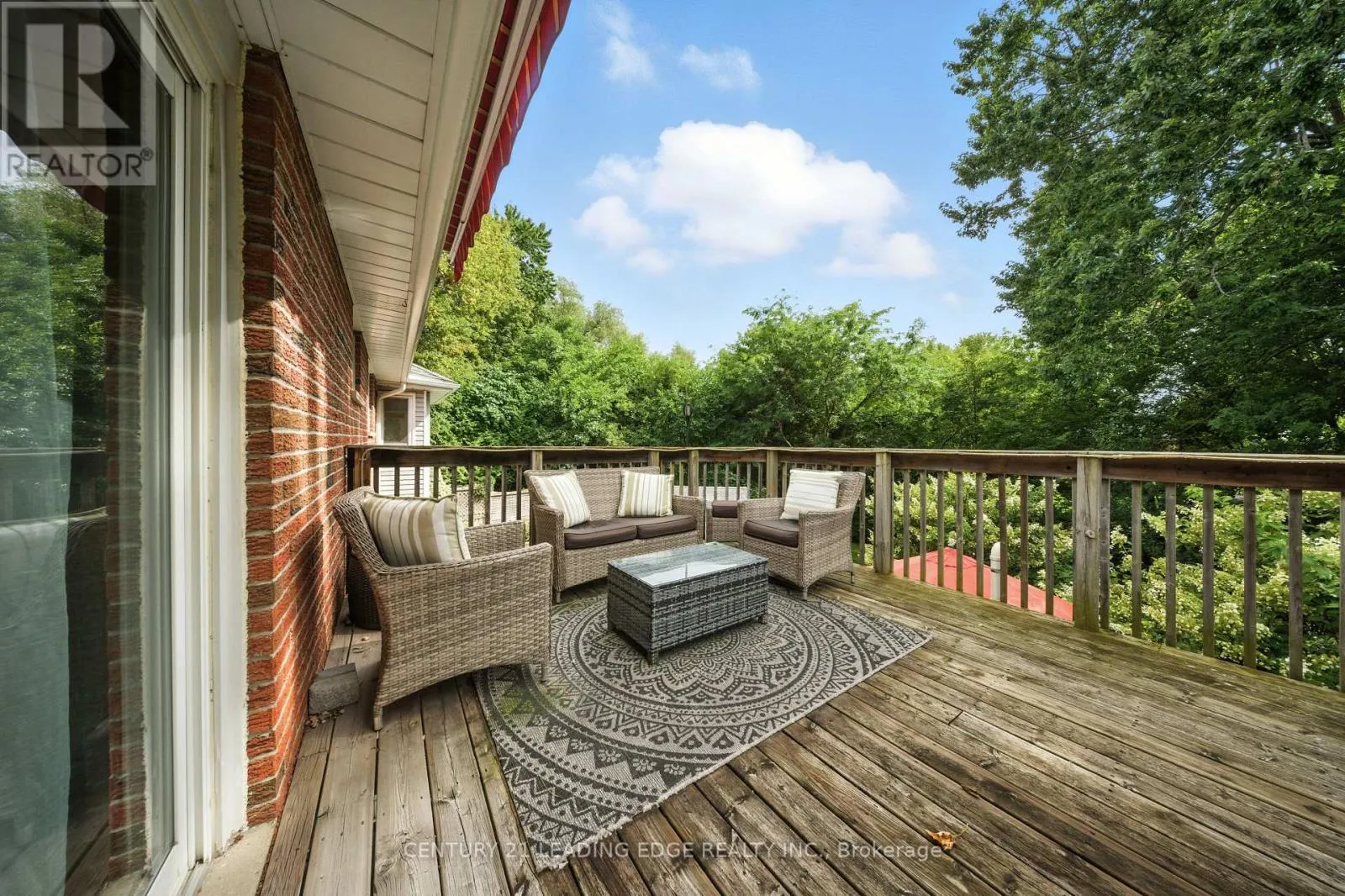 16 BURNINGHAM CRESCENT