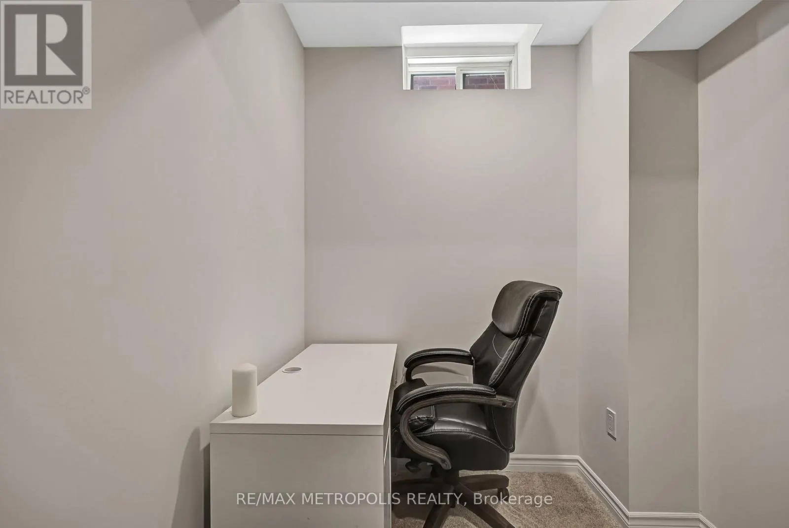 MAIN & UPPER - 15 DOUGLAS KEMP CRESCENT