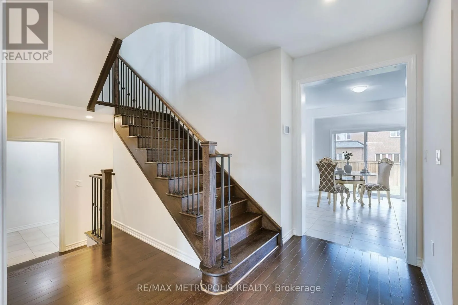 MAIN & UPPER - 15 DOUGLAS KEMP CRESCENT