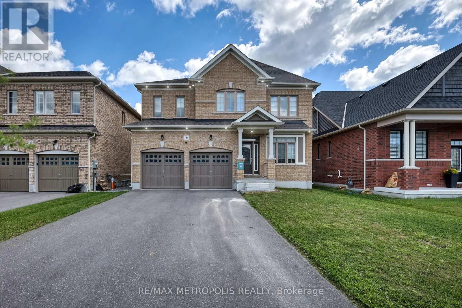 MAIN & UPPER - 15 DOUGLAS KEMP CRESCENT