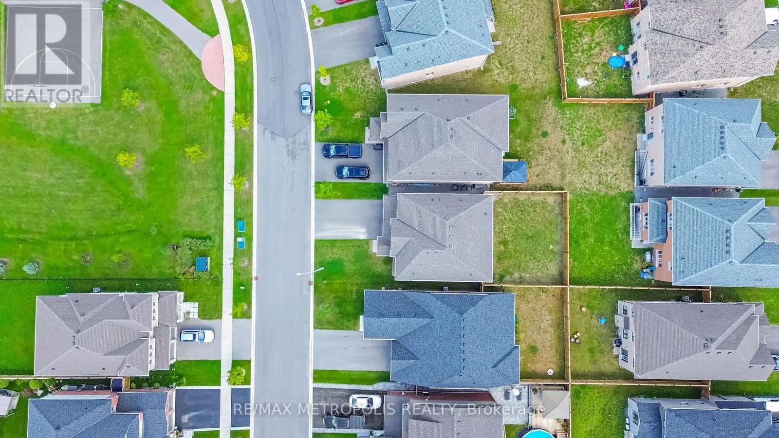 MAIN & UPPER - 15 DOUGLAS KEMP CRESCENT