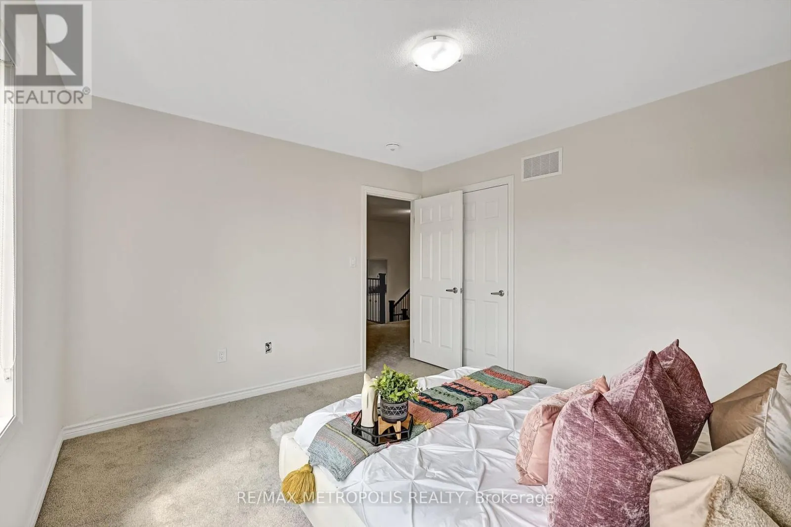 MAIN & UPPER - 15 DOUGLAS KEMP CRESCENT