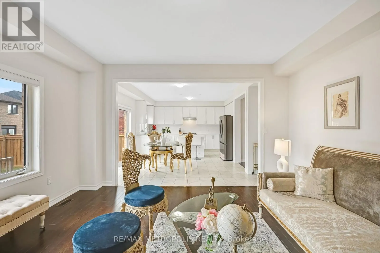 MAIN & UPPER - 15 DOUGLAS KEMP CRESCENT