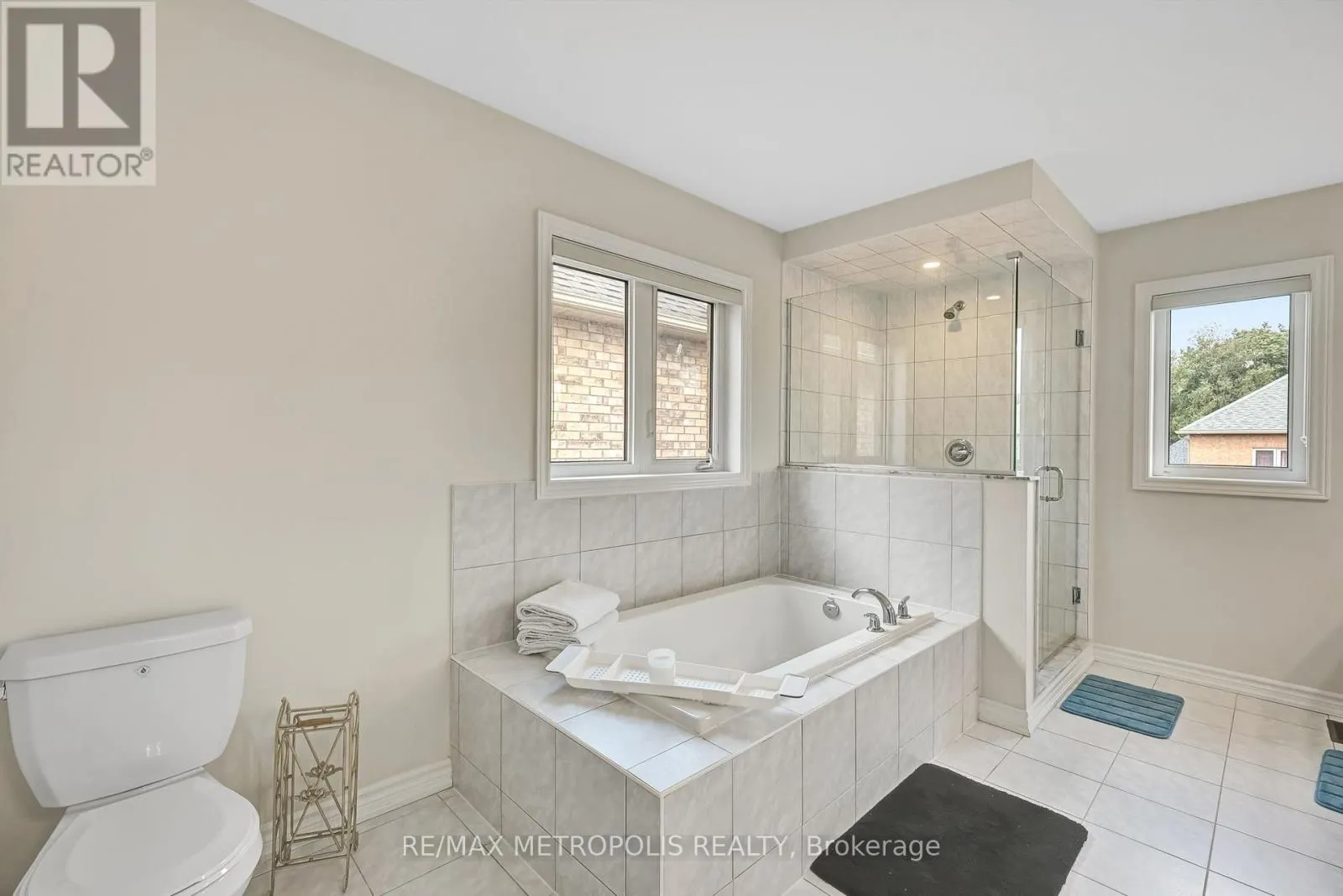 MAIN & UPPER - 15 DOUGLAS KEMP CRESCENT