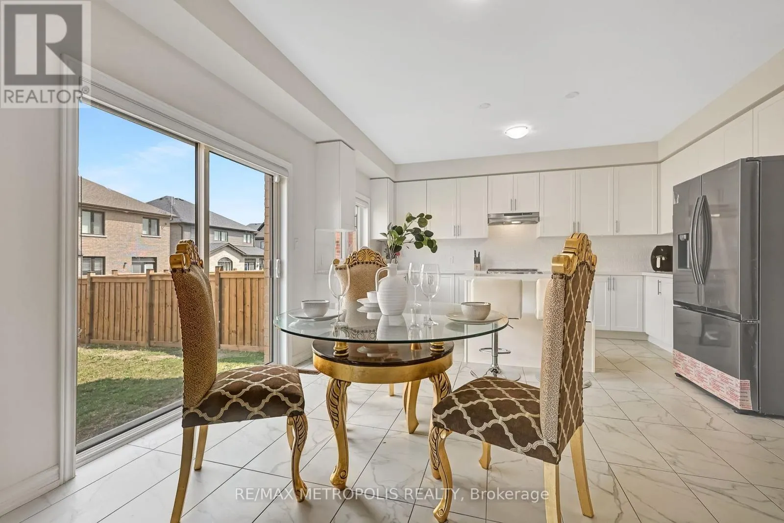 MAIN & UPPER - 15 DOUGLAS KEMP CRESCENT