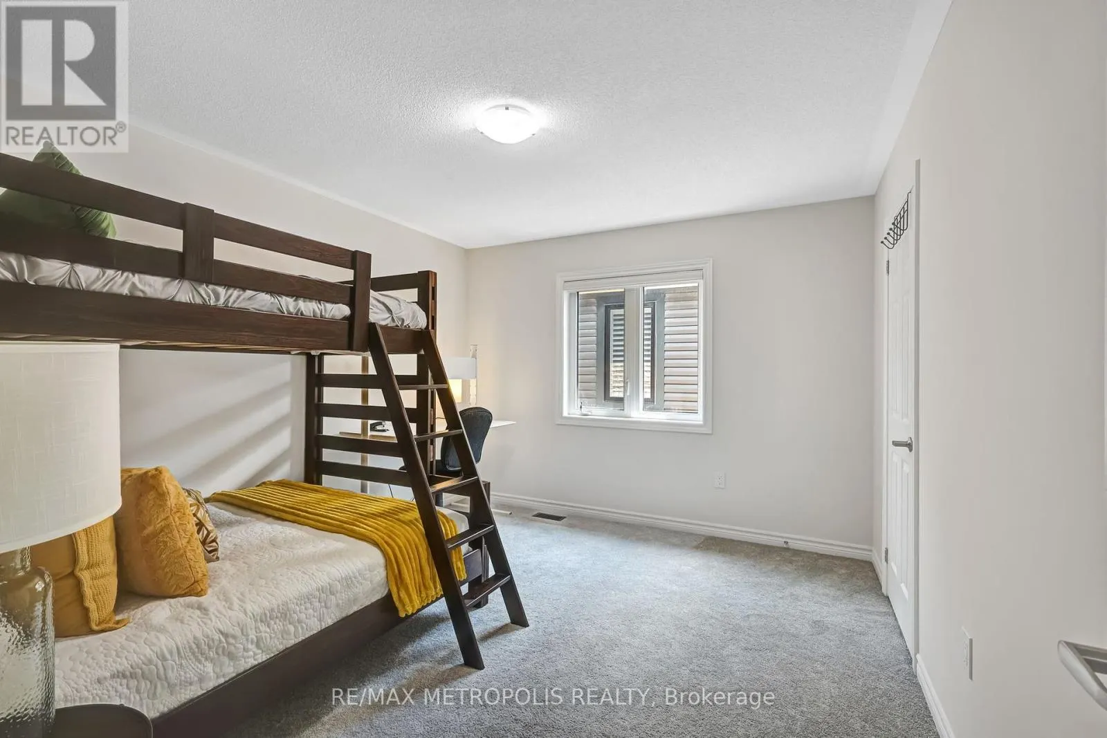 MAIN & UPPER - 15 DOUGLAS KEMP CRESCENT