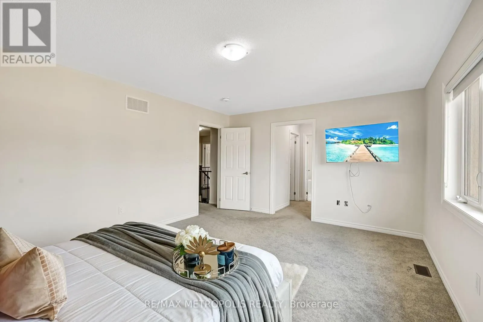 MAIN & UPPER - 15 DOUGLAS KEMP CRESCENT
