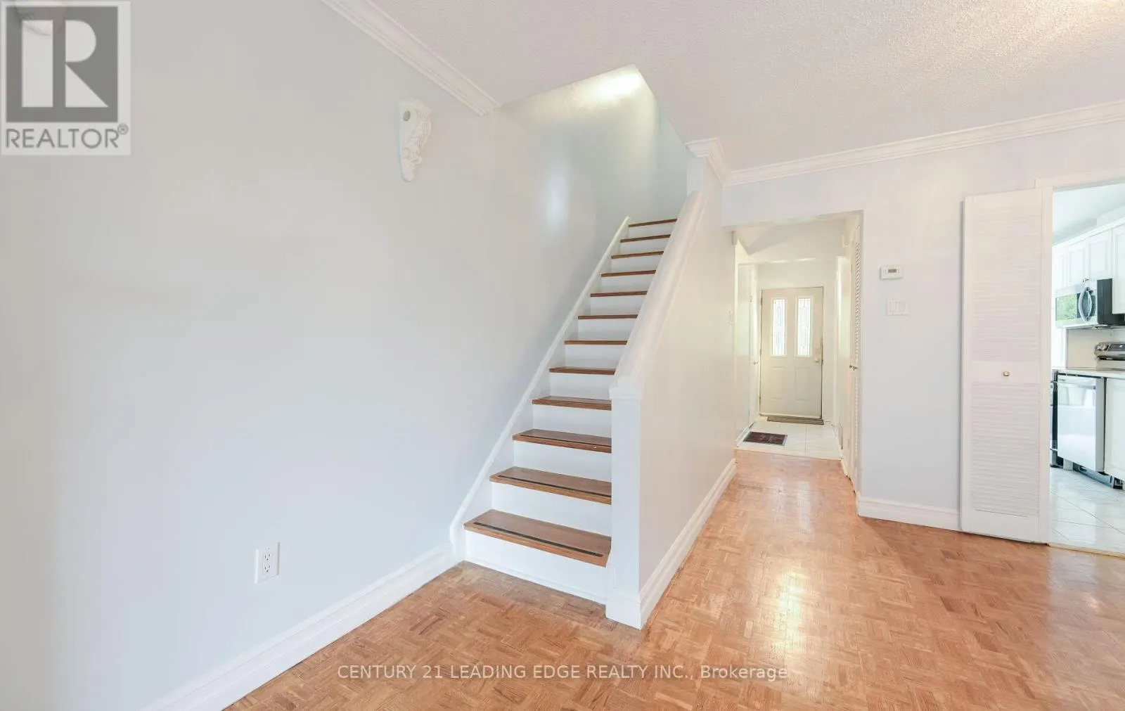 70 - 28 LIVINGSTON ROAD