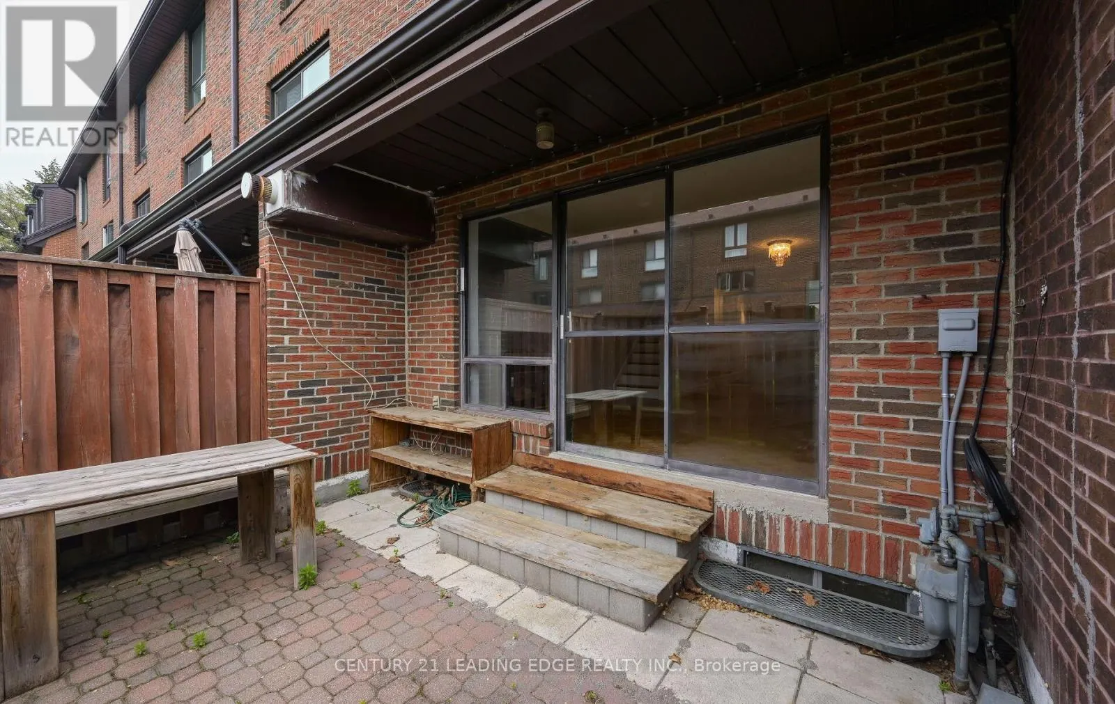 70 - 28 LIVINGSTON ROAD
