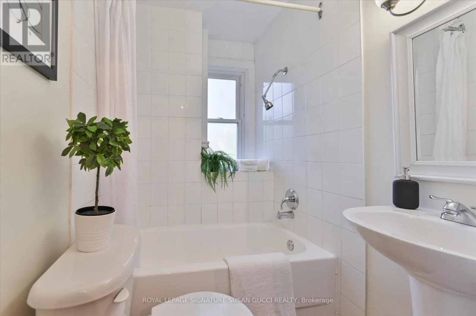 1125 WOODBINE AVENUE