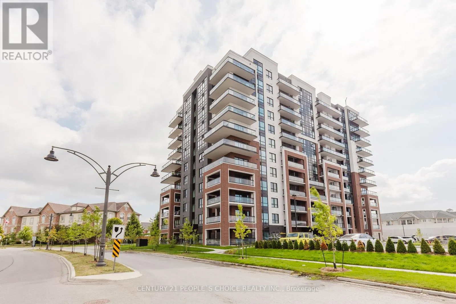 907 - 55 CLARINGTON BOULEVARD
