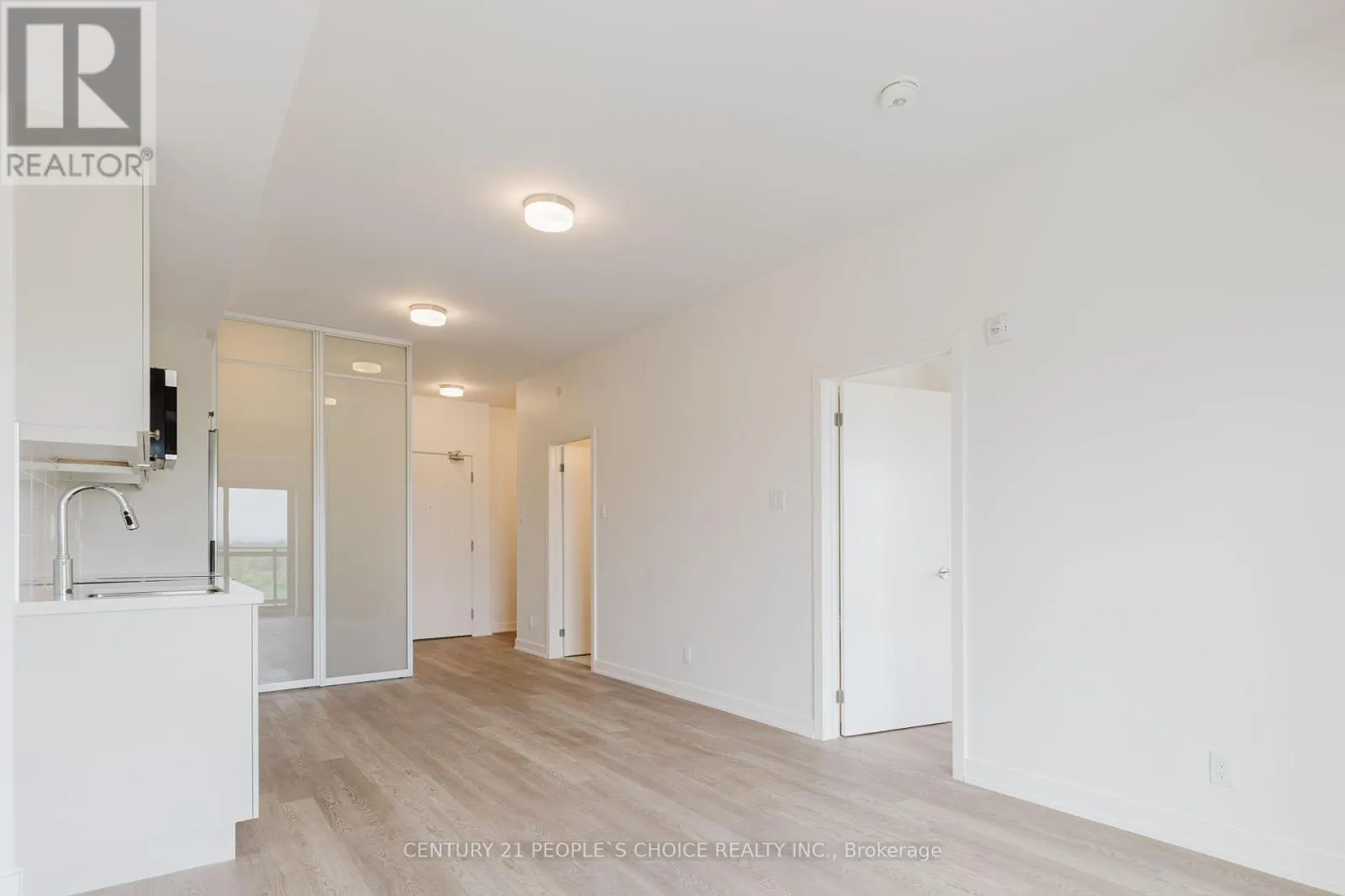 907 - 55 CLARINGTON BOULEVARD