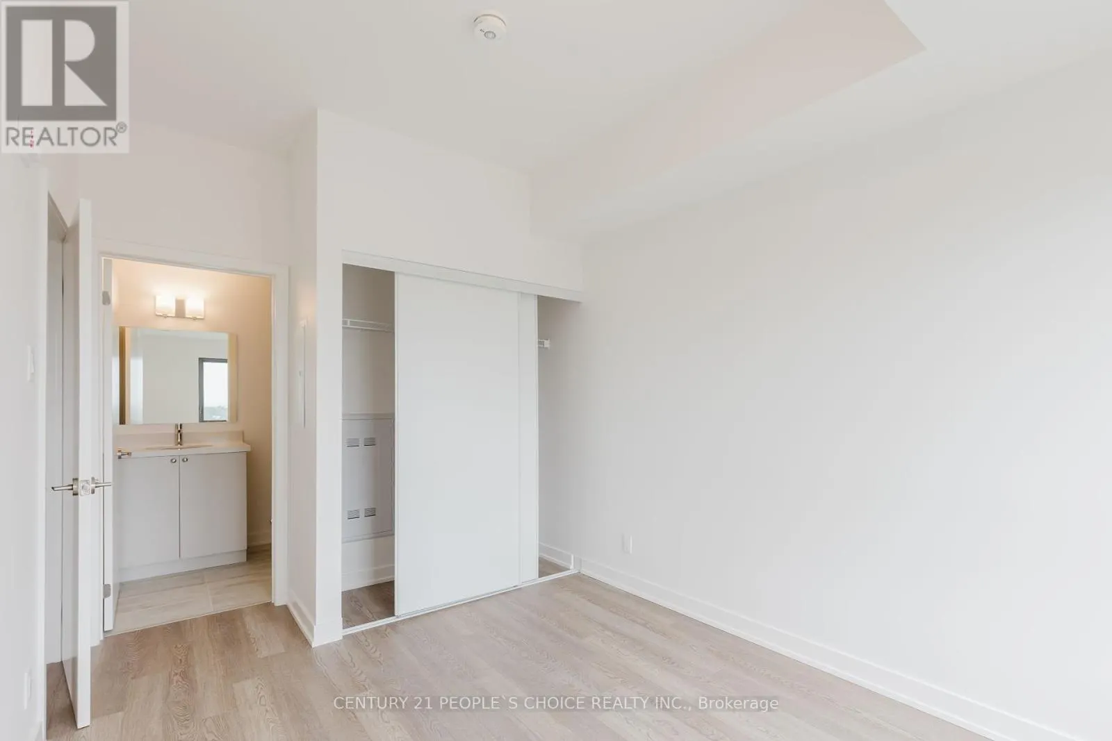 907 - 55 CLARINGTON BOULEVARD