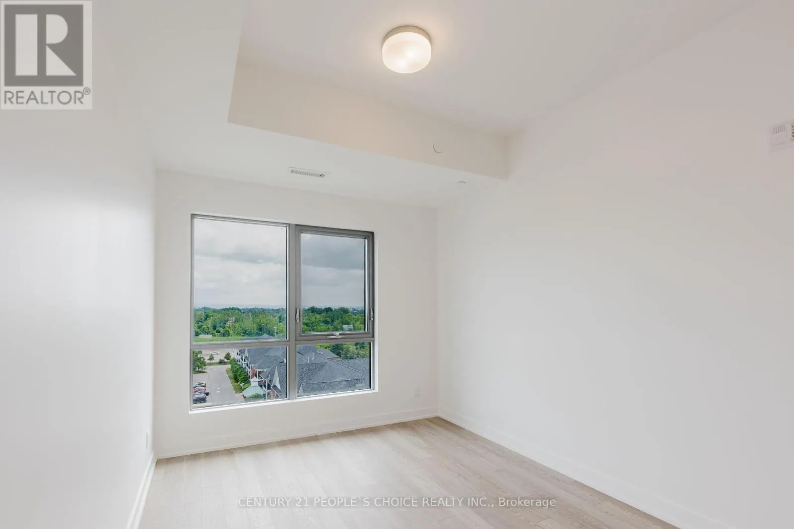 907 - 55 CLARINGTON BOULEVARD
