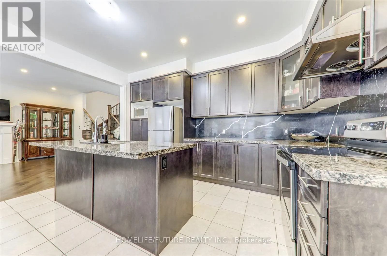 30 ARTHUR MCLAUGHLIN STREET