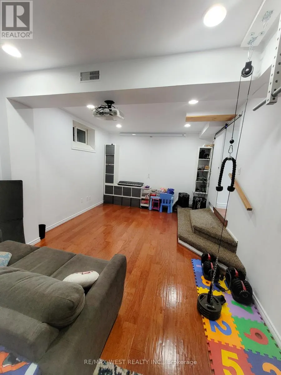 BSMT - 1002 WARDEN AVENUE