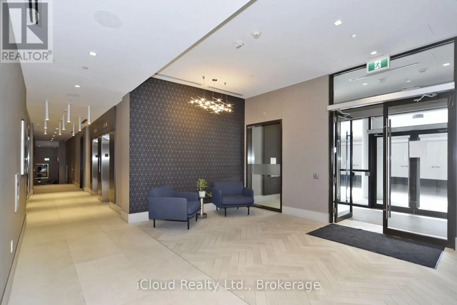 1616 - 2550 SIMCOE STREET N