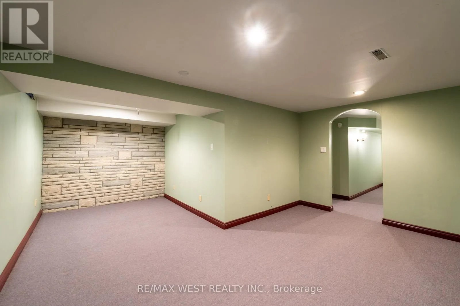 68 - 222 PEARSON STREET