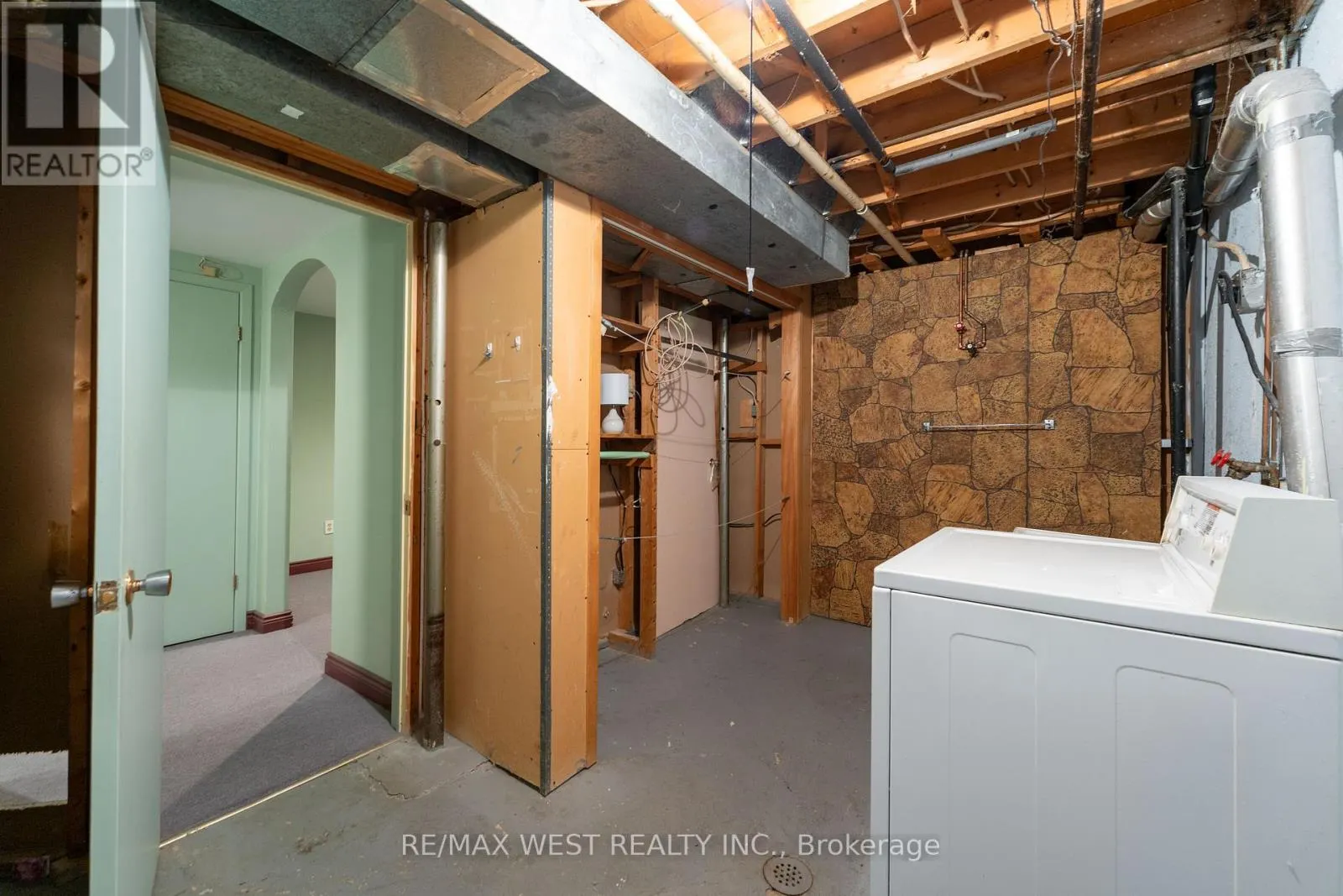 68 - 222 PEARSON STREET