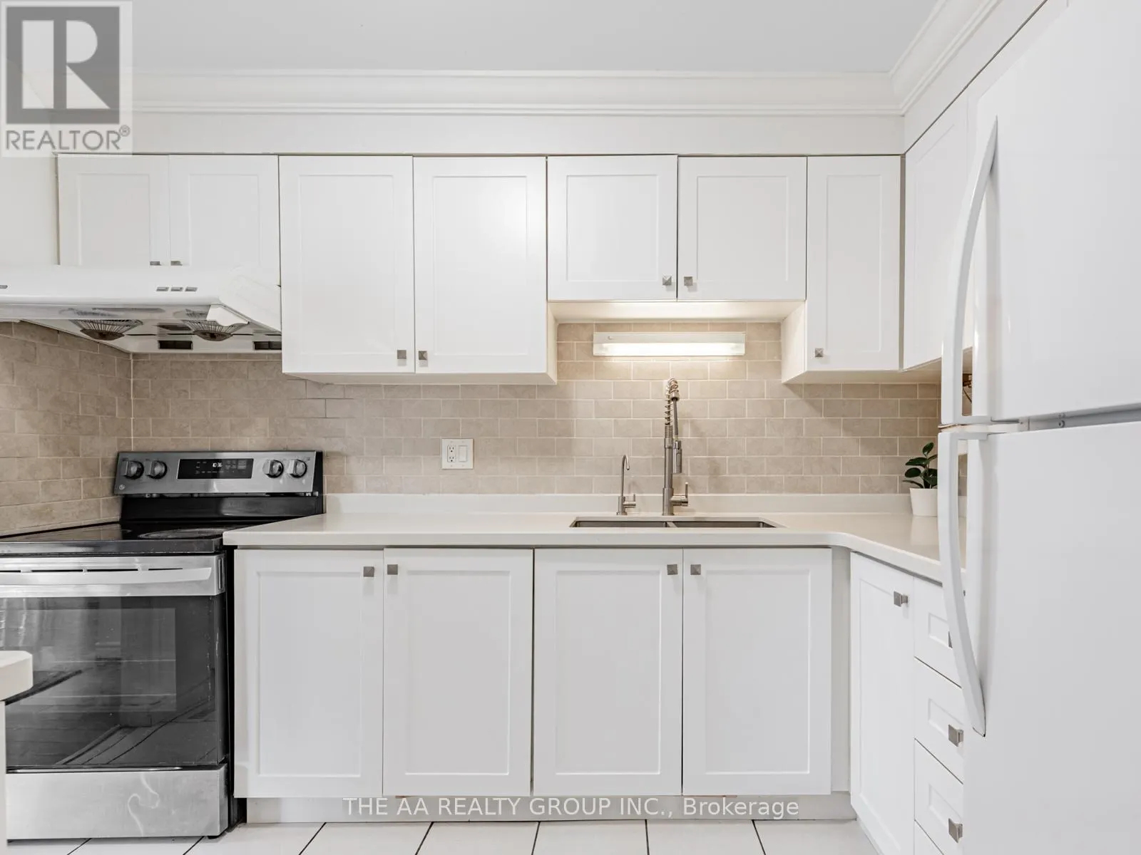 20 - 50 BRIDLETOWNE CIRCLE