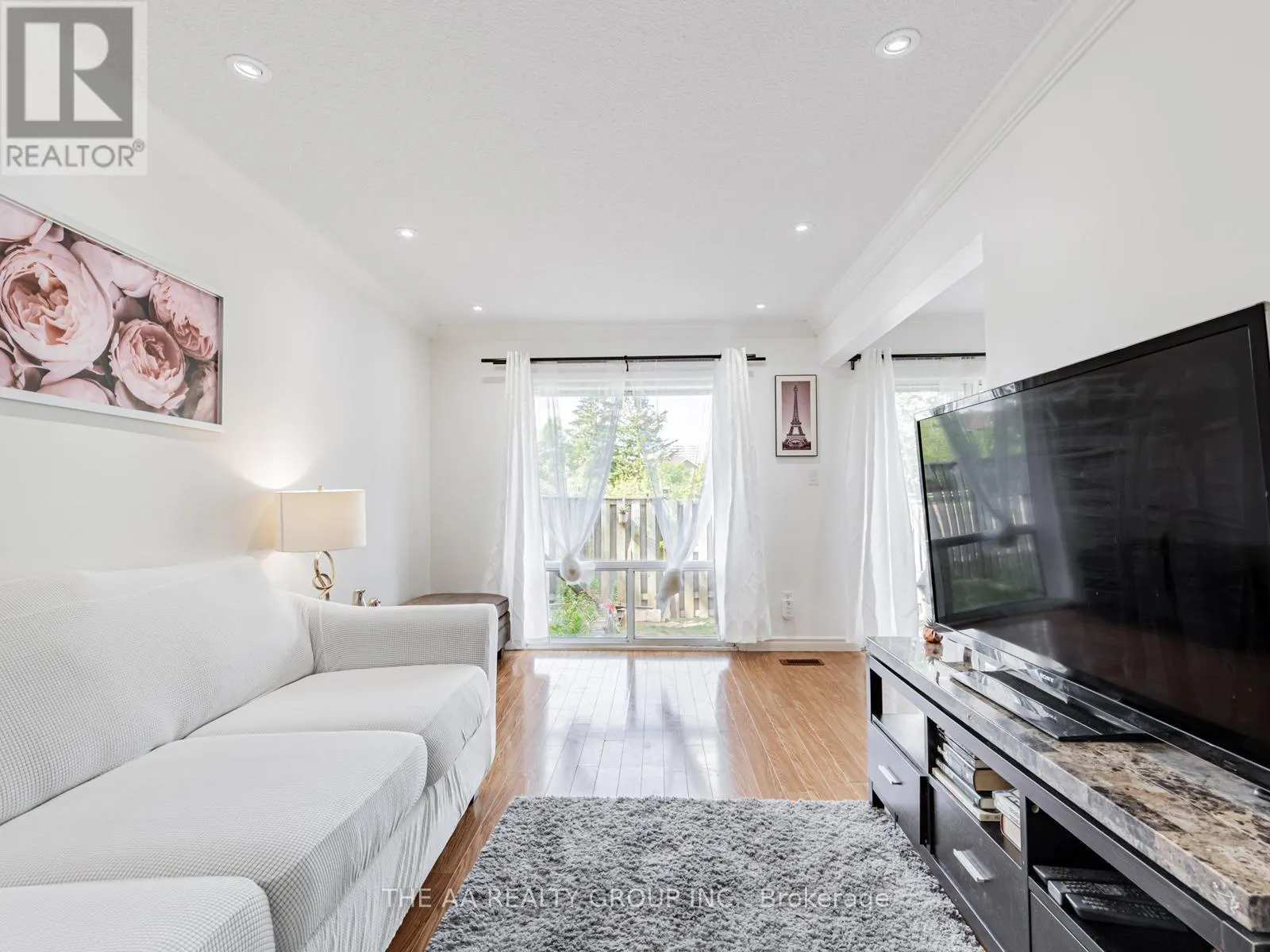 20 - 50 BRIDLETOWNE CIRCLE