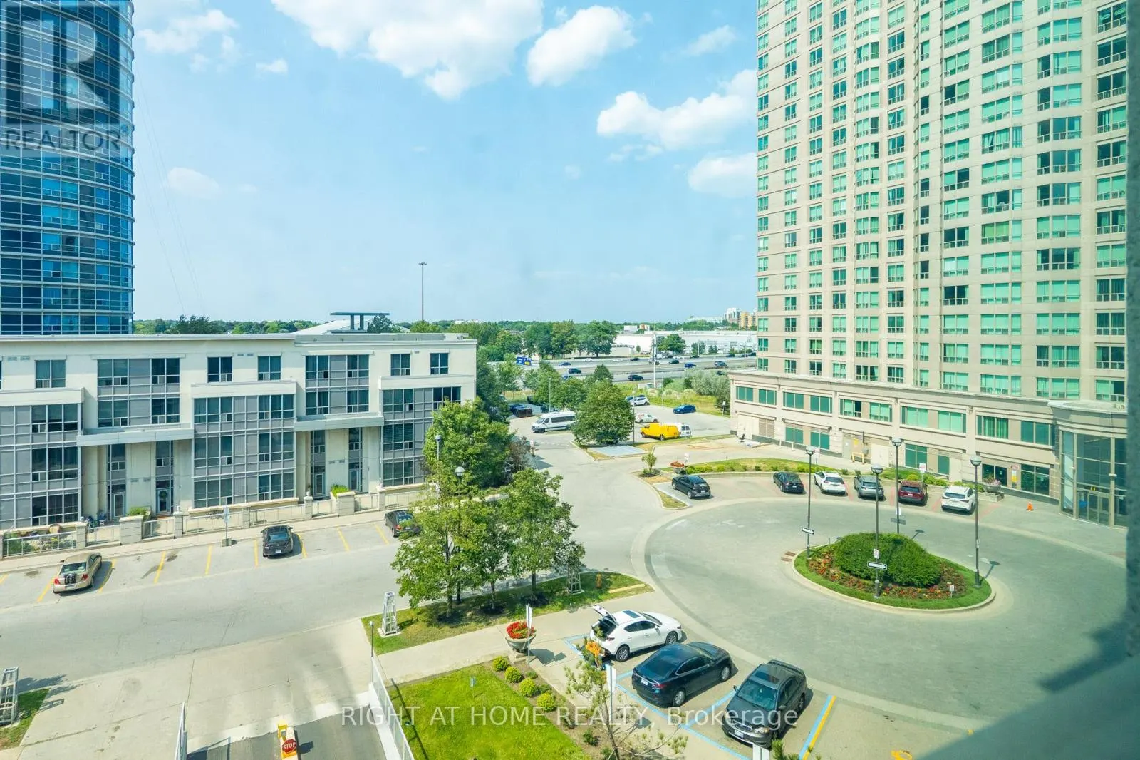 613 - 1 LEE CENTRE DRIVE
