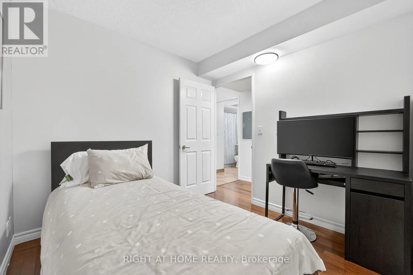 613 - 1 LEE CENTRE DRIVE