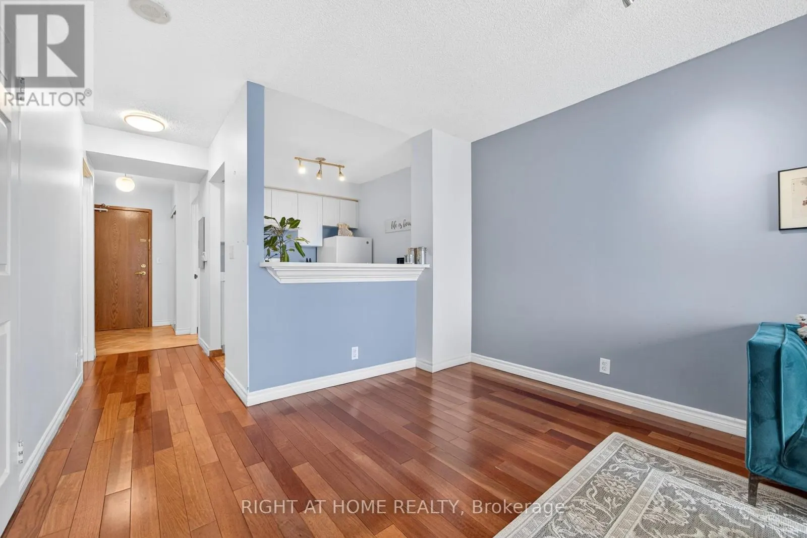 613 - 1 LEE CENTRE DRIVE