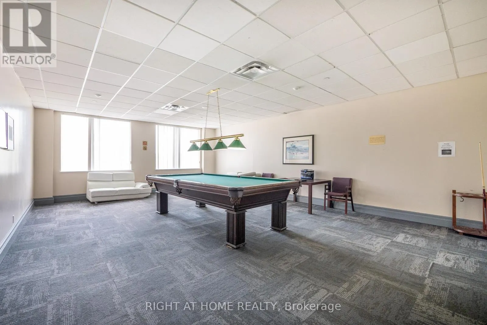 613 - 1 LEE CENTRE DRIVE