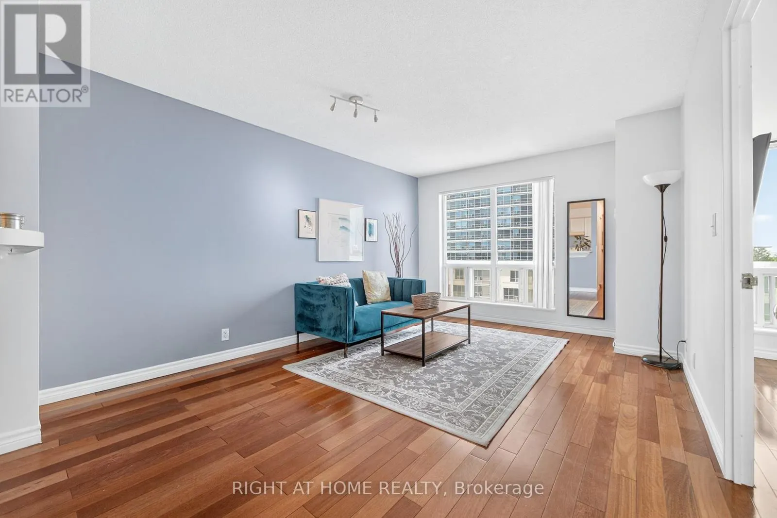 613 - 1 LEE CENTRE DRIVE