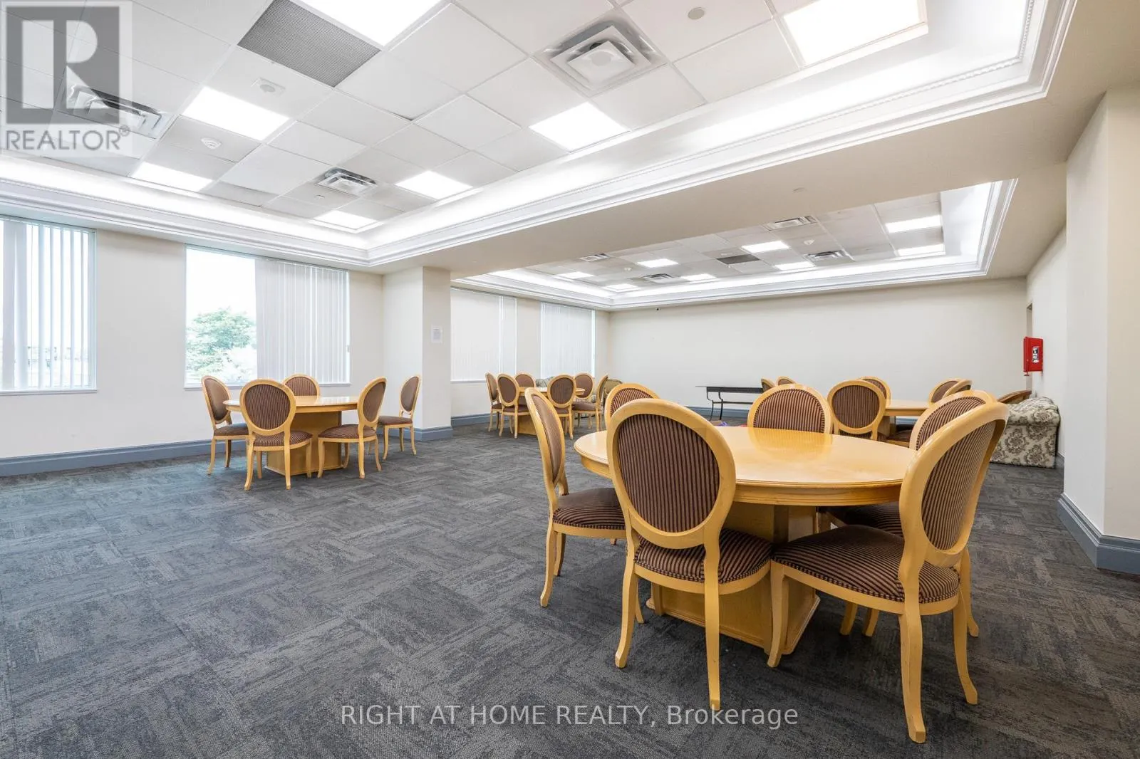 613 - 1 LEE CENTRE DRIVE