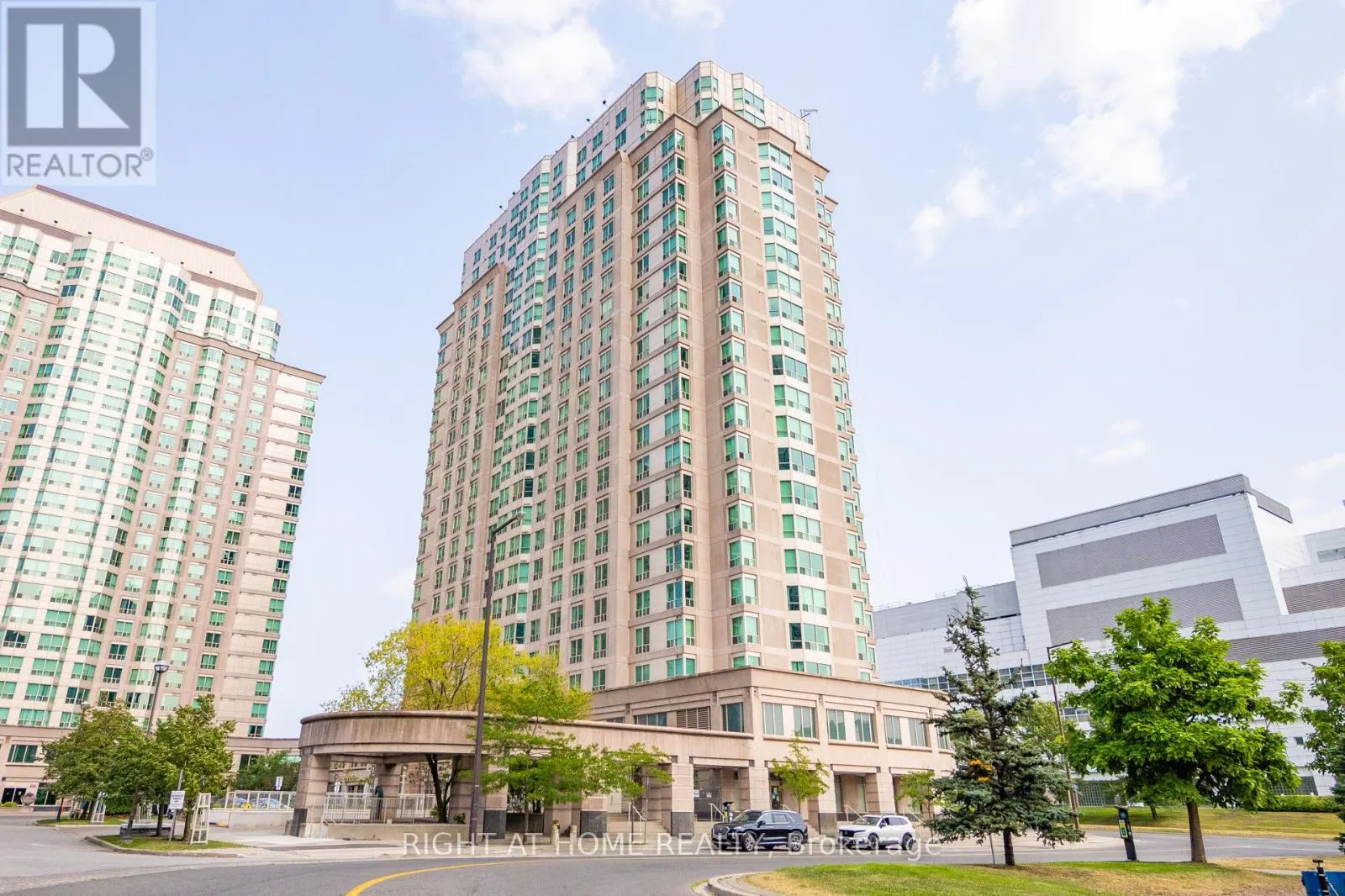 613 - 1 LEE CENTRE DRIVE