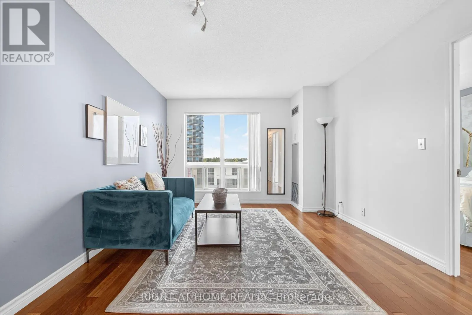 613 - 1 LEE CENTRE DRIVE