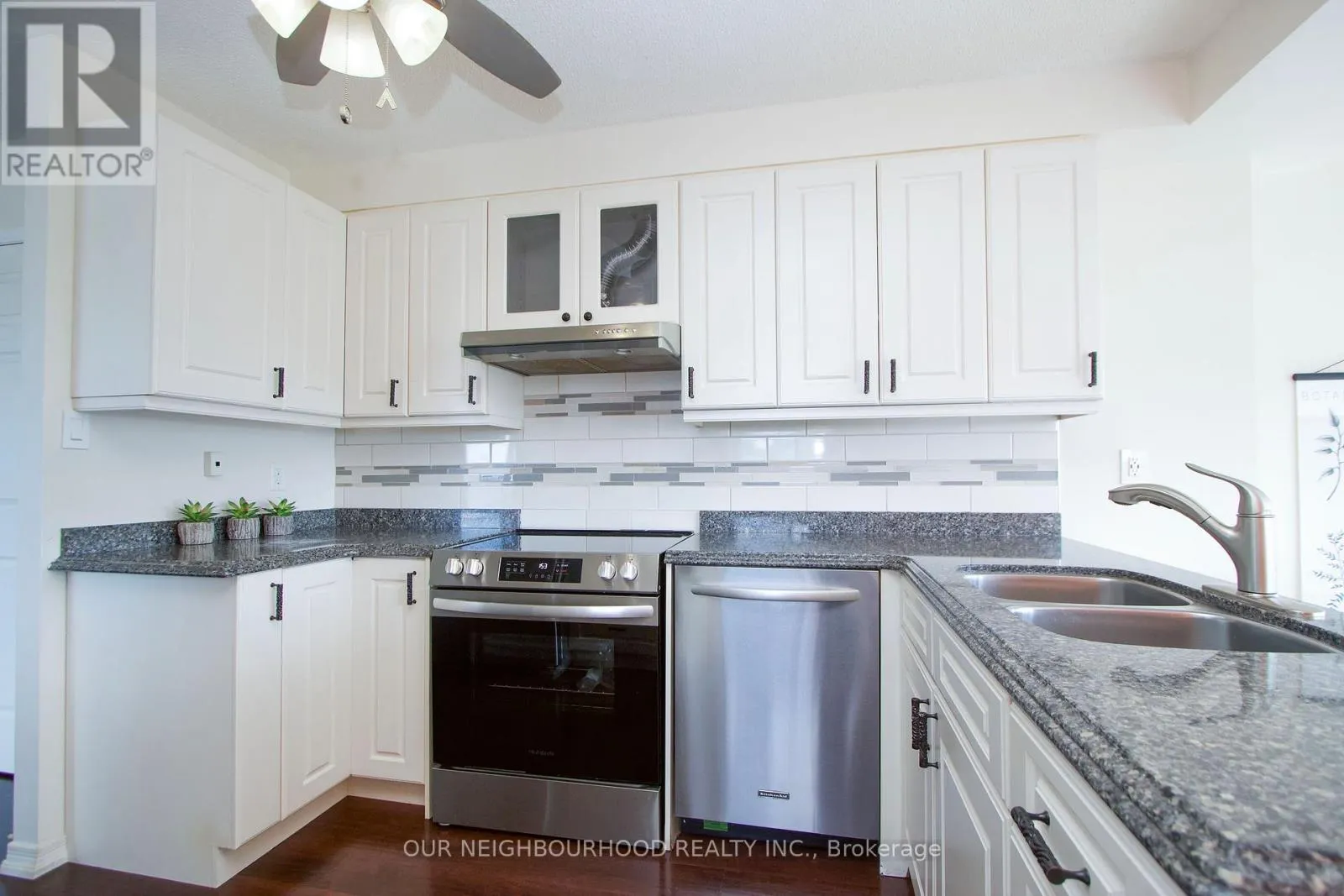 702 - 80 ATHOL STREET E, #702