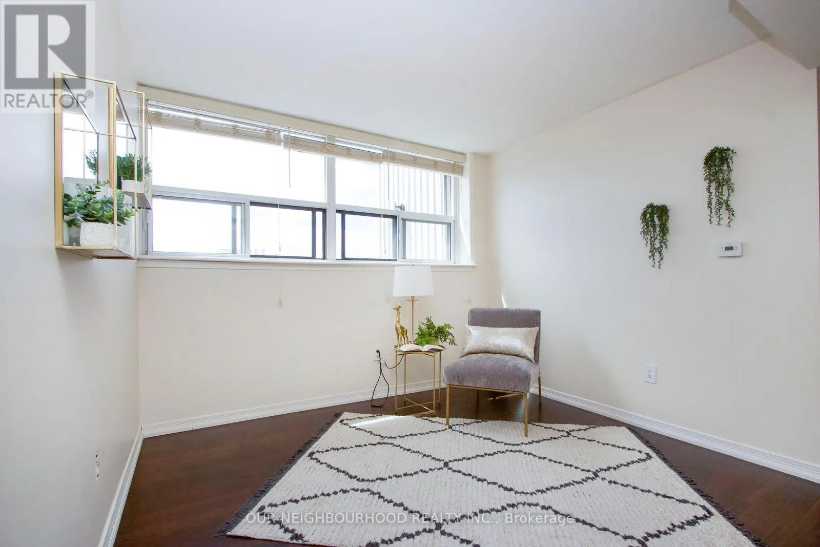702 - 80 ATHOL STREET E, #702