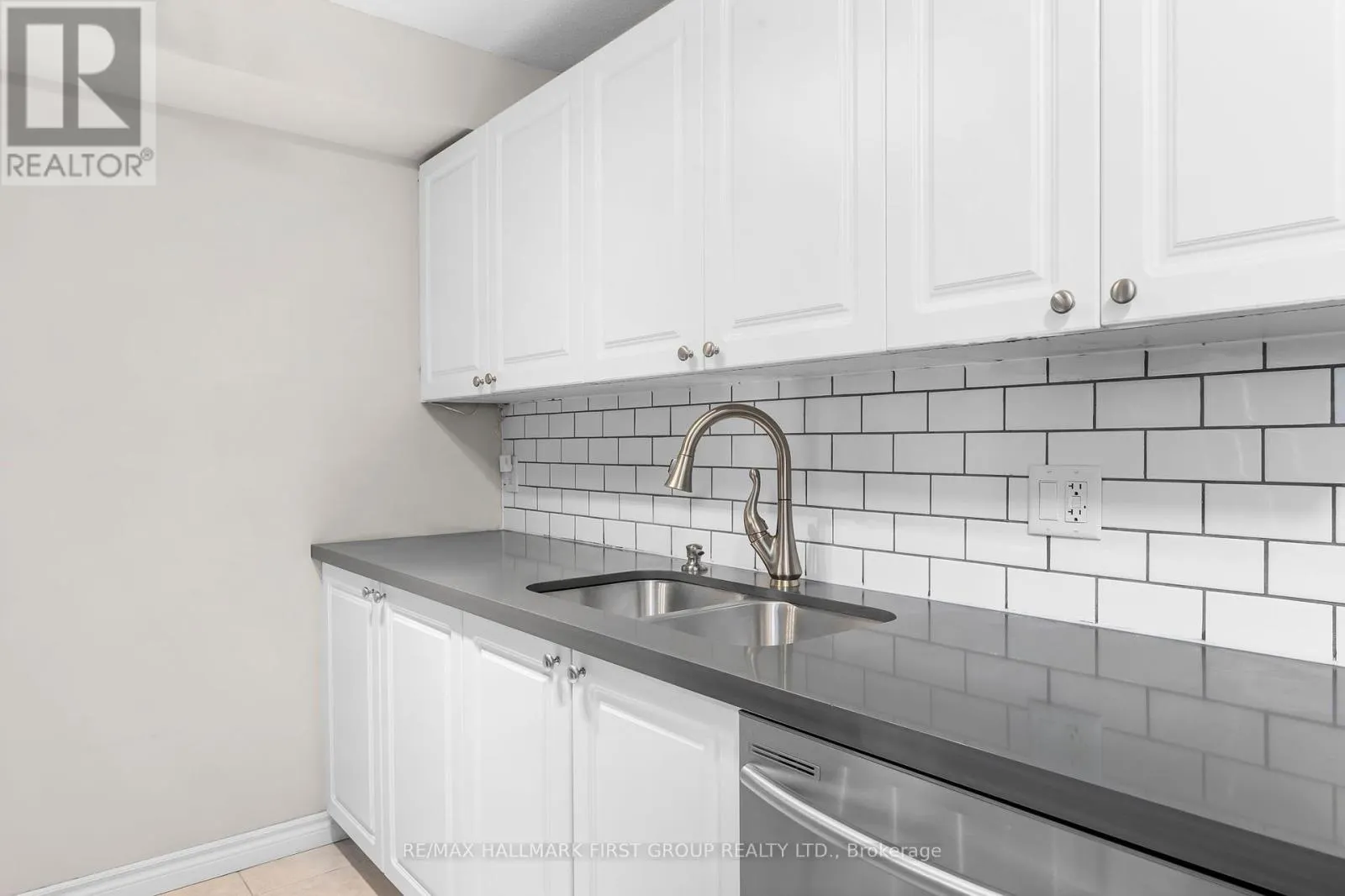 109 - 684 WARDEN AVENUE
