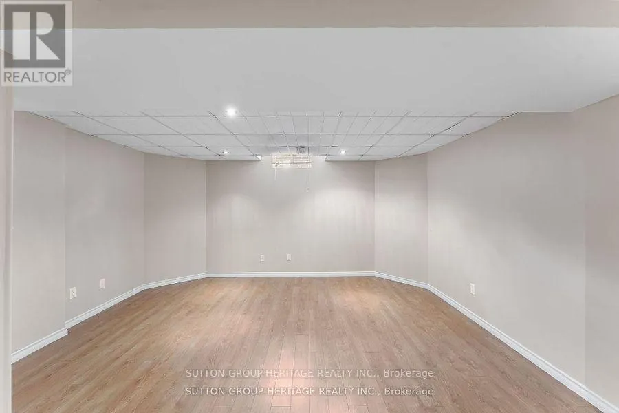 34 BALL CRESCENT