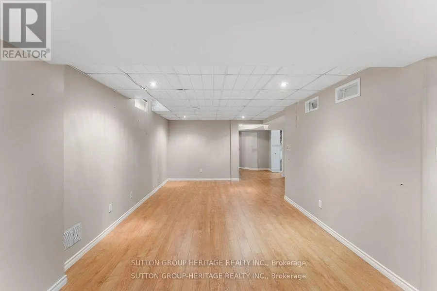 34 BALL CRESCENT
