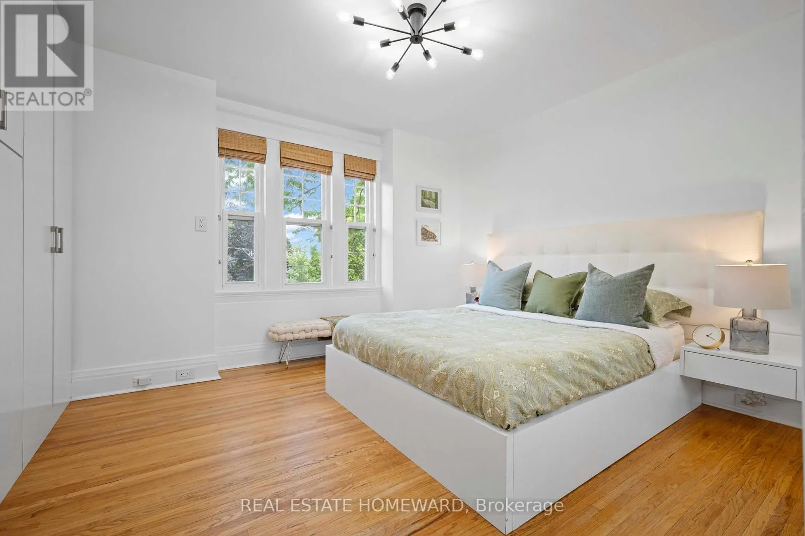 158 HASTINGS AVENUE