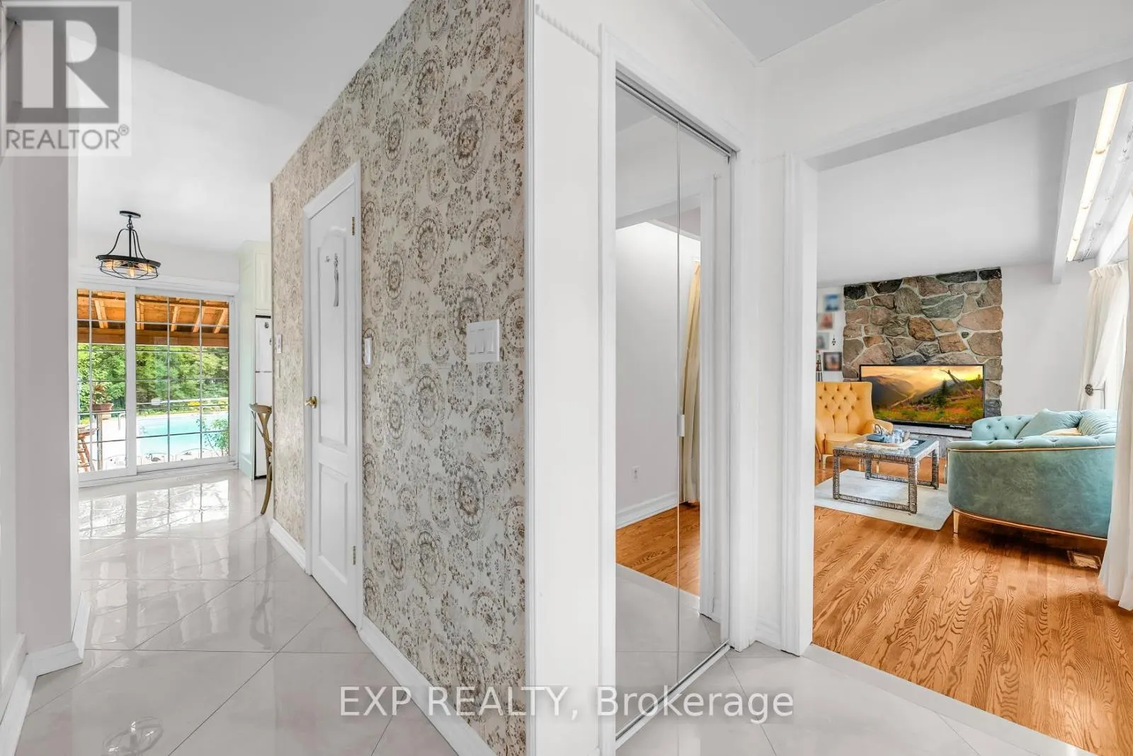 223 VIOLET COURT